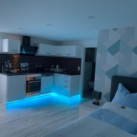Modern Renovated Apartment Suited For Business Consultants - In Close Distance To Dt, Dhl And Un Campus - Reserved Parking ボン エクステリア 写真