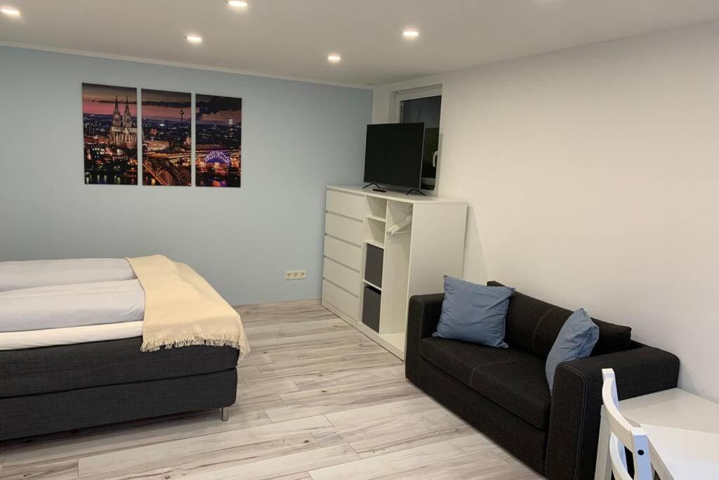 Modern Renovated Apartment Suited For Business Consultants - In Close Distance To Dt, Dhl And Un Campus - Reserved Parking ボン エクステリア 写真