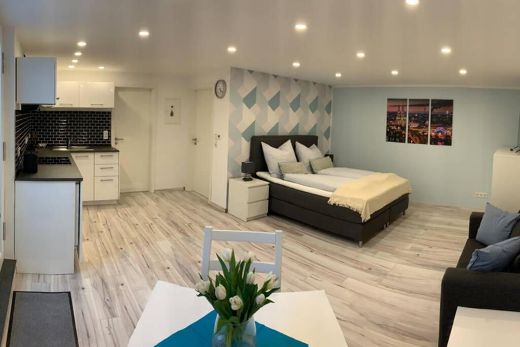 Modern Renovated Apartment Suited For Business Consultants - In Close Distance To Dt, Dhl And Un Campus - Reserved Parking ボン エクステリア 写真